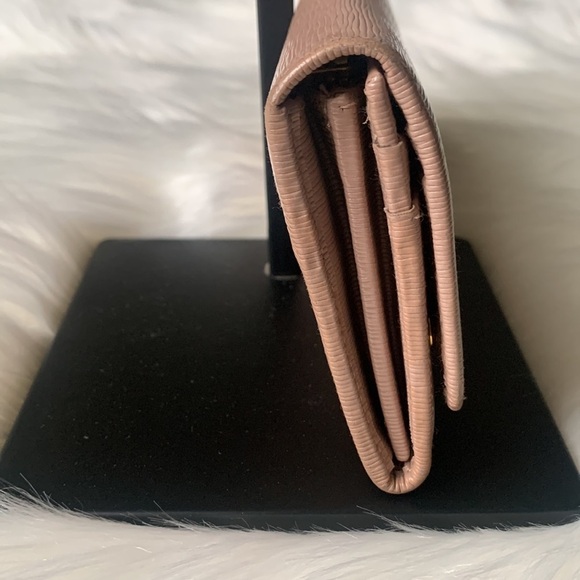 Authentic Prada Saffiano Long bifold flap wallet Blush/nude color. - Picture 7 of 13